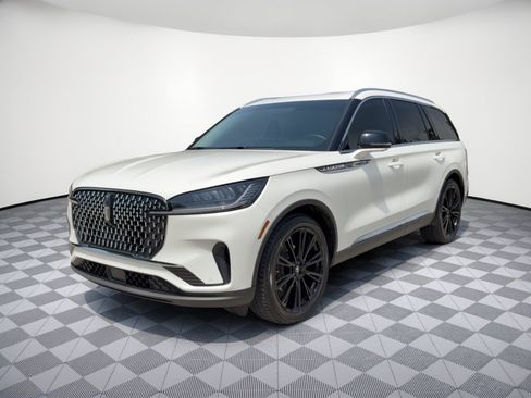 Used 2025 Lincoln Aviator 2WD image 1