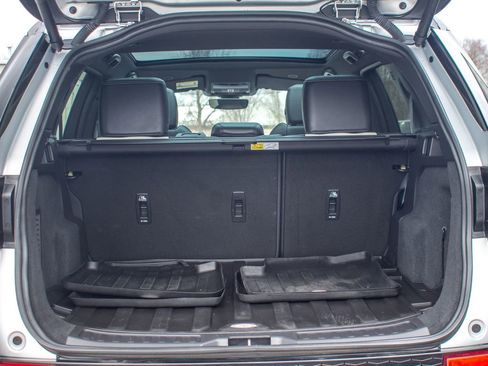 Used 2025 Land Rover Discovery Sport Dynamic SE image 38