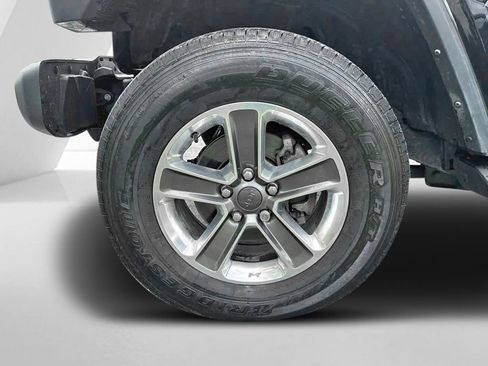 Used 2021 Jeep Wrangler Unlimited Sahara AWD/4WD image 10