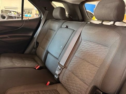 Used 2021 Chevrolet Equinox LT FWD image 19