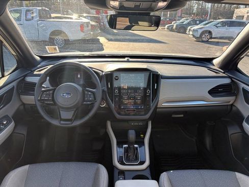 Used 2025 Subaru Forester Premium w/ Convenience Package #2 image 8