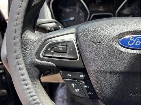 Used 2016 Ford Focus SE FWD image 19
