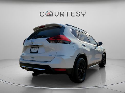 Certified 2017 Nissan Rogue SV w/ Midnight Edition image 6