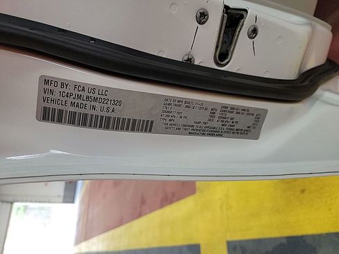 Used 2021 Jeep Cherokee Latitude Plus image 8