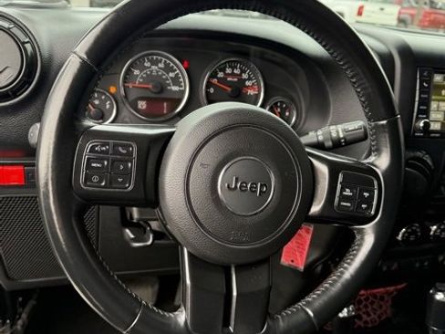 Used 2017 Jeep Wrangler Unlimited Rubicon image 15