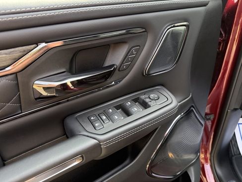 Used 2025 RAM 1500 Limited AWD/4WD image 19