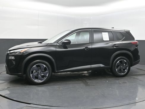 Used 2025 Nissan Rogue SV FWD image 5