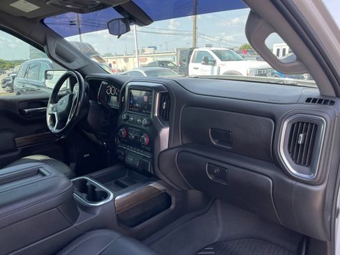 Used 2022 Chevrolet Silverado 1500 LT Trail Boss w/ Convenience Package II AWD/4WD image 17
