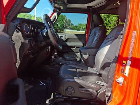 Used 2021 Jeep Wrangler Unlimited Rubicon 4xe w/ Cold Weather Group AWD/4WD image 13