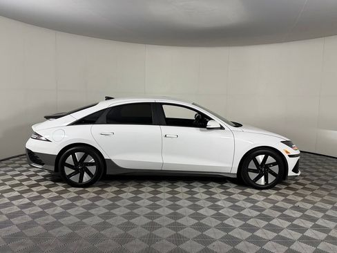 Used 2025 Hyundai Ioniq 6 SE RWD image 7
