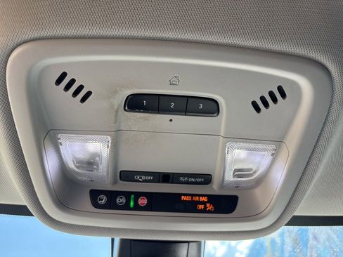 Used 2021 Chevrolet Traverse RS w/ LPO, Cargo Package image 17