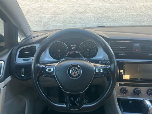 Used 2015 Volkswagen Golf TDI S image 22