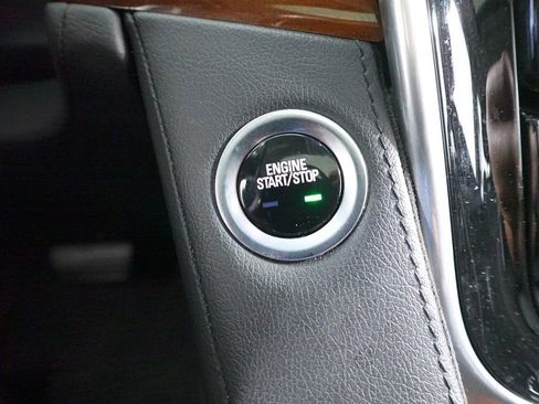 Used 2020 Cadillac Escalade ESV Premium Luxury image 23