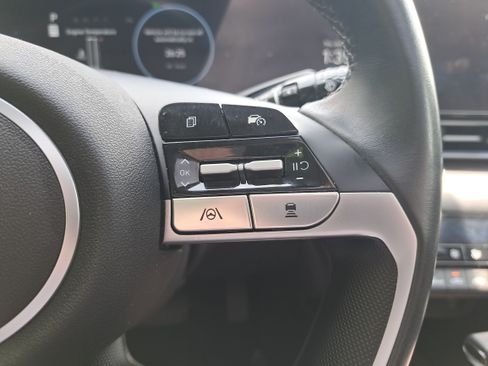 Used 2024 Hyundai Elantra Limited FWD image 18