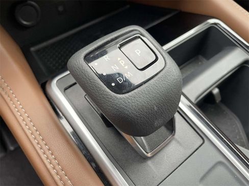 Used 2024 Nissan Pathfinder Platinum w/ Cargo Package image 28