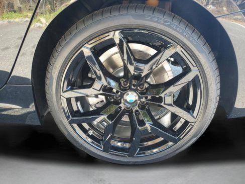 Used 2025 BMW 330i Sedan w/ M Sport Package image 8