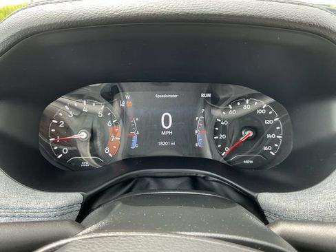 Used 2023 Jeep Compass Latitude AWD/4WD image 11