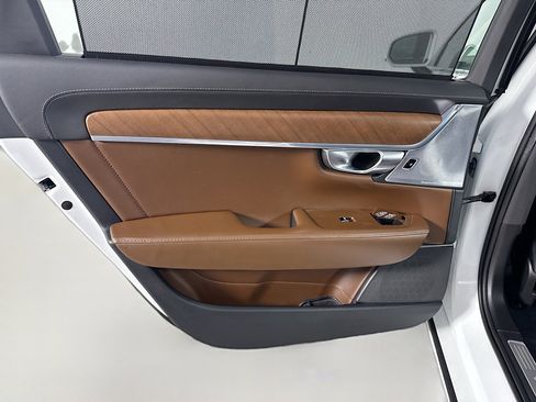 Used 2018 Volvo S90 T6 Inscription w/ Convenience Package image 26