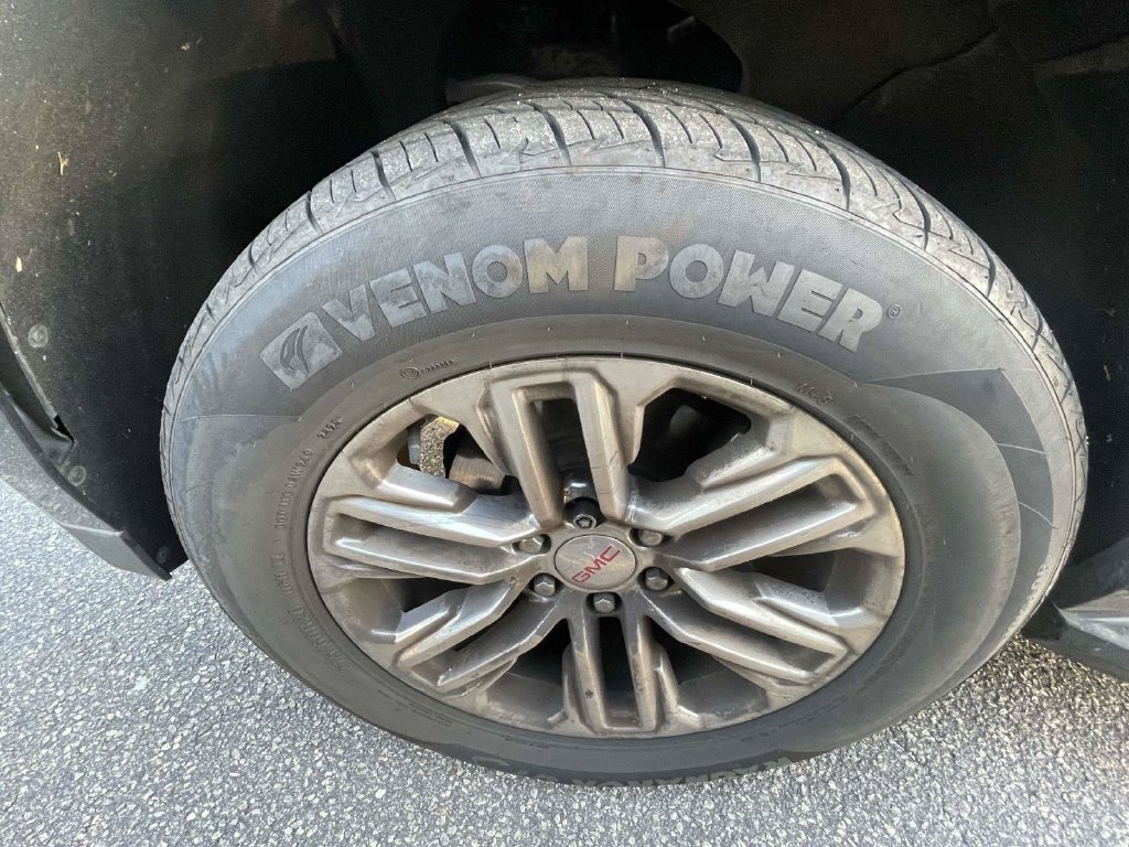 Used 2023 GMC Yukon SLT RWD image 4