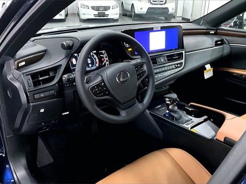 New 2025 Lexus ES 350 w/ Premium Package image 6