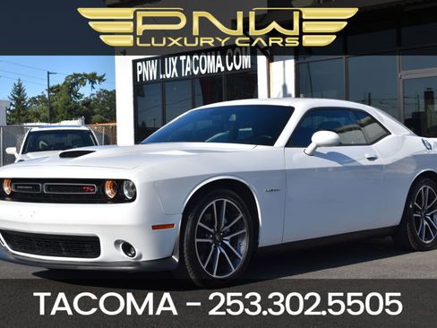 Used 2022 Dodge Challenger R/T image 1