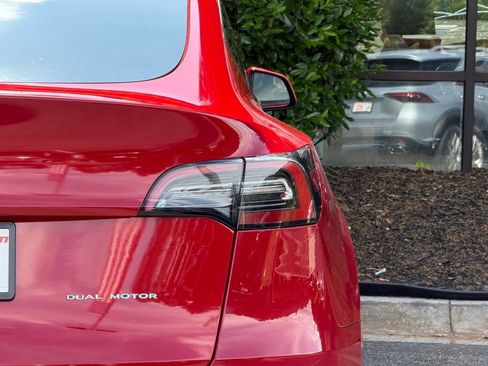 Used 2022 Tesla Model Y Long Range AWD/4WD image 16