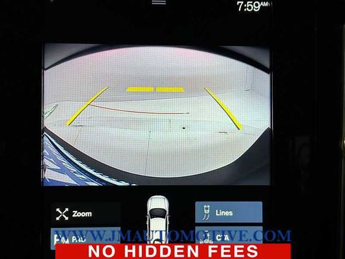 Used 2022 Volvo XC40 T5 Momentum w/ Climate Package image 28