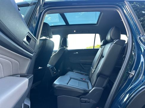 Used 2023 Volkswagen Atlas SEL AWD/4WD image 18