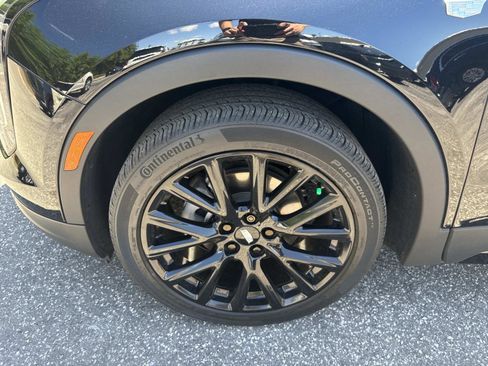 Used 2023 Cadillac XT4 Sport w/ LPO, Onyx Lite Package FWD image 10
