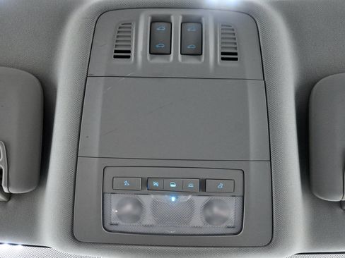 Used 2011 Buick Regal CXL w/ RL2 Preferred Equipment Group FWD image 12