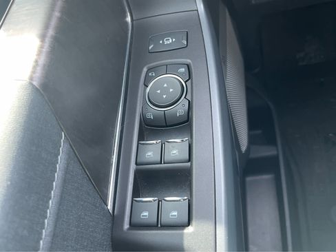 Used 2021 Ford F150 Lariat w/ Max Trailer Tow Package image 17