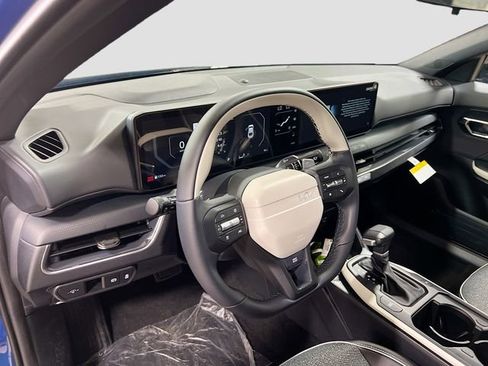 New 2025 Kia K4 GT-Line image 9