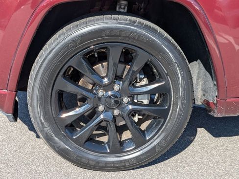 Used 2019 Jeep Grand Cherokee Altitude RWD image 10
