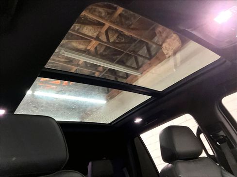 Used 2022 Chevrolet Tahoe RST w/ Luxury Package AWD/4WD image 24