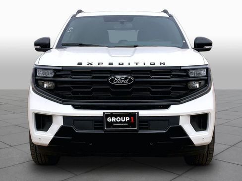 New 2026 Ford Expedition Platinum w/ Stealth Appearance Package AWD/4WD image 3