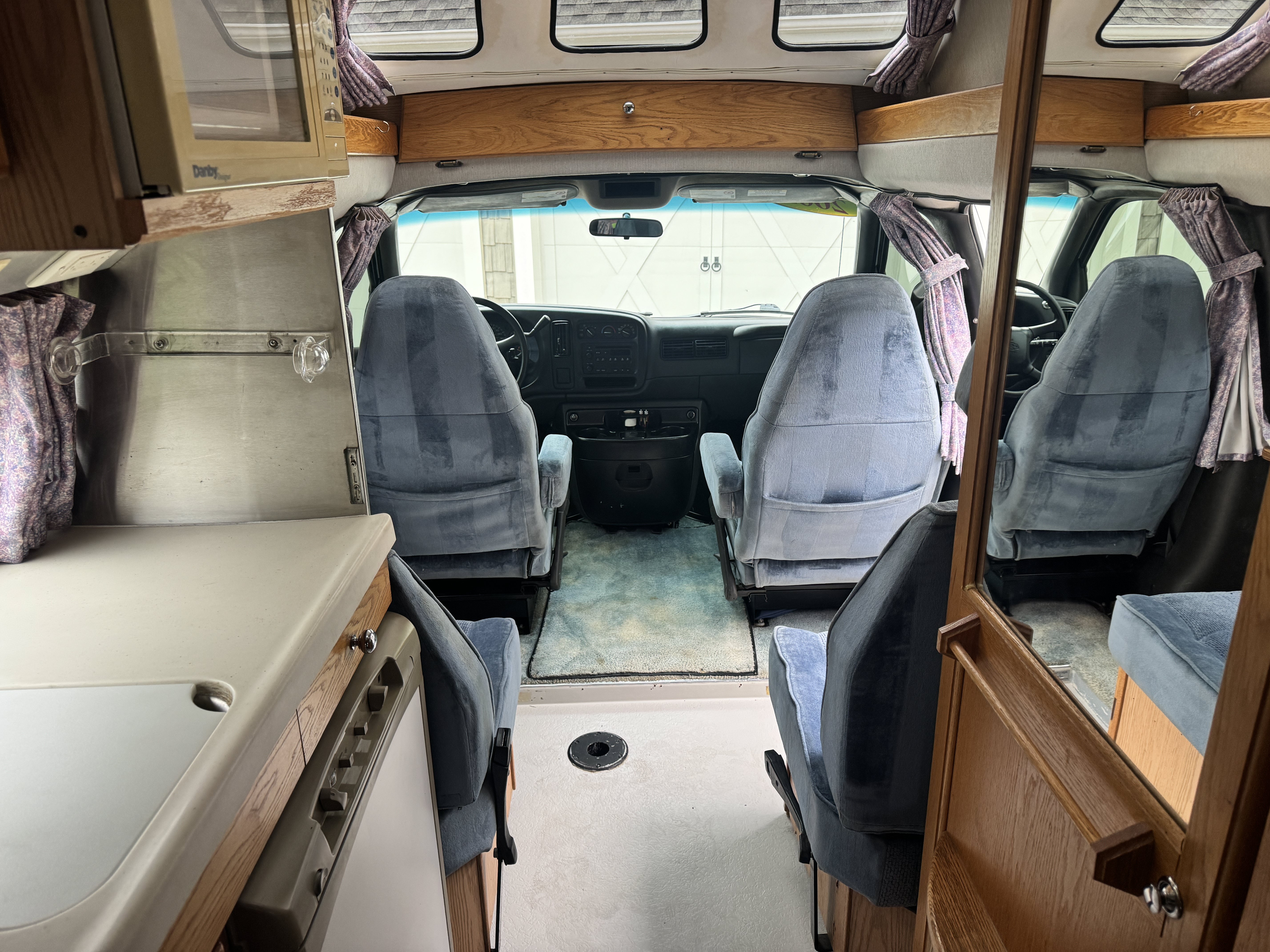 Used 2002 Chevrolet Express 3500 Extended w/ Preferred Equipment Group 2 RWD image 37