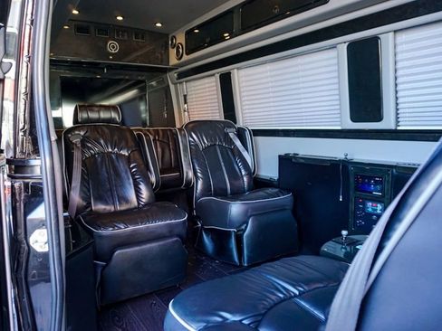 Used 2014 Mercedes-Benz Sprinter 2500 image 31