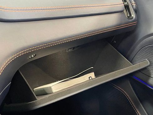 Used 2022 Aston Martin DBX AWD/4WD image 44