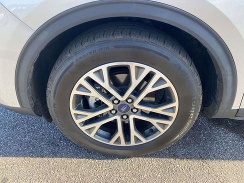 Used 2020 Ford Escape SEL FWD image 4