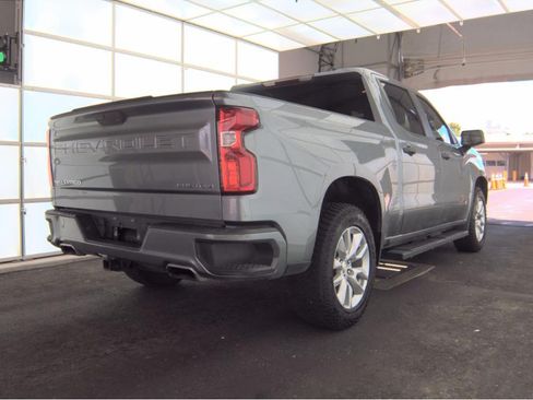 Used 2020 Chevrolet Silverado 1500 Custom w/ Custom Value Package RWD image 4