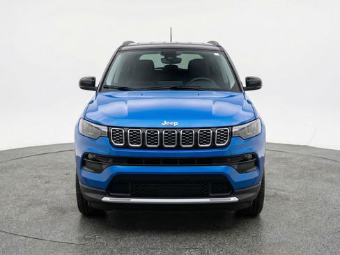 Used 2025 Jeep Compass Limited image 2