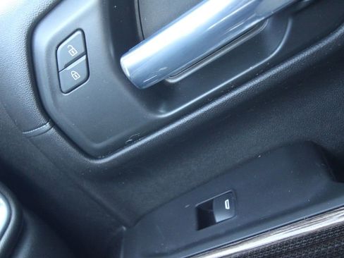 Used 2021 Chevrolet Silverado 1500 LT Trail Boss w/ Convenience Package II image 25