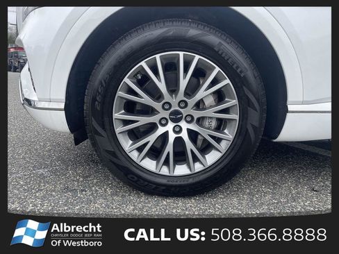 Used 2025 Genesis GV80 2.5T Standard AWD/4WD image 29