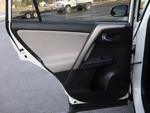 Used 2014 Toyota RAV4 Limited w/ Technology Package image 24