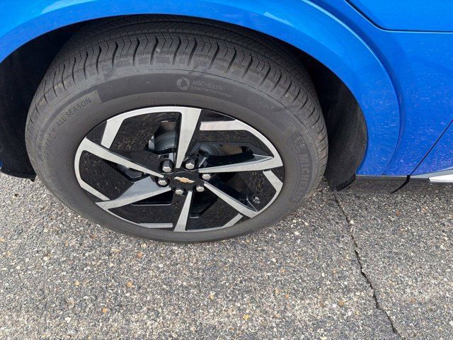 Used 2024 Chevrolet Equinox EV LT FWD image 9