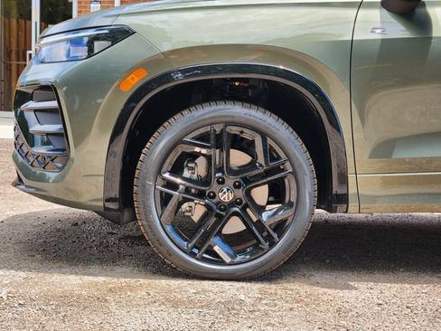 New 2026 Volkswagen Tiguan SE R-Line AWD/4WD image 8