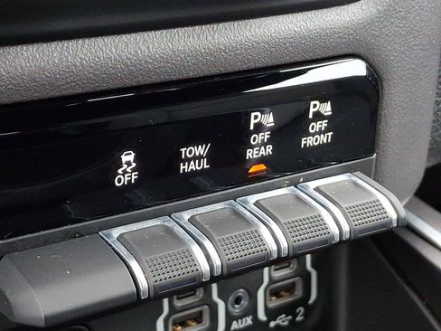 Used 2023 RAM 1500 Big Horn AWD/4WD image 25