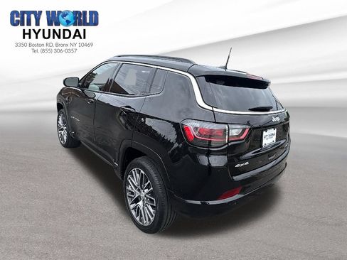 Used 2022 Jeep Compass Limited w/ Elite Group AWD/4WD image 3