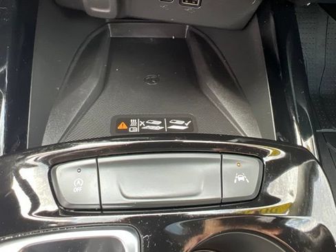 Used 2025 Chevrolet Trax ACTIV w/ Sunroof Package FWD image 28