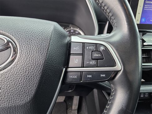 Used 2024 Toyota Highlander XSE image 24